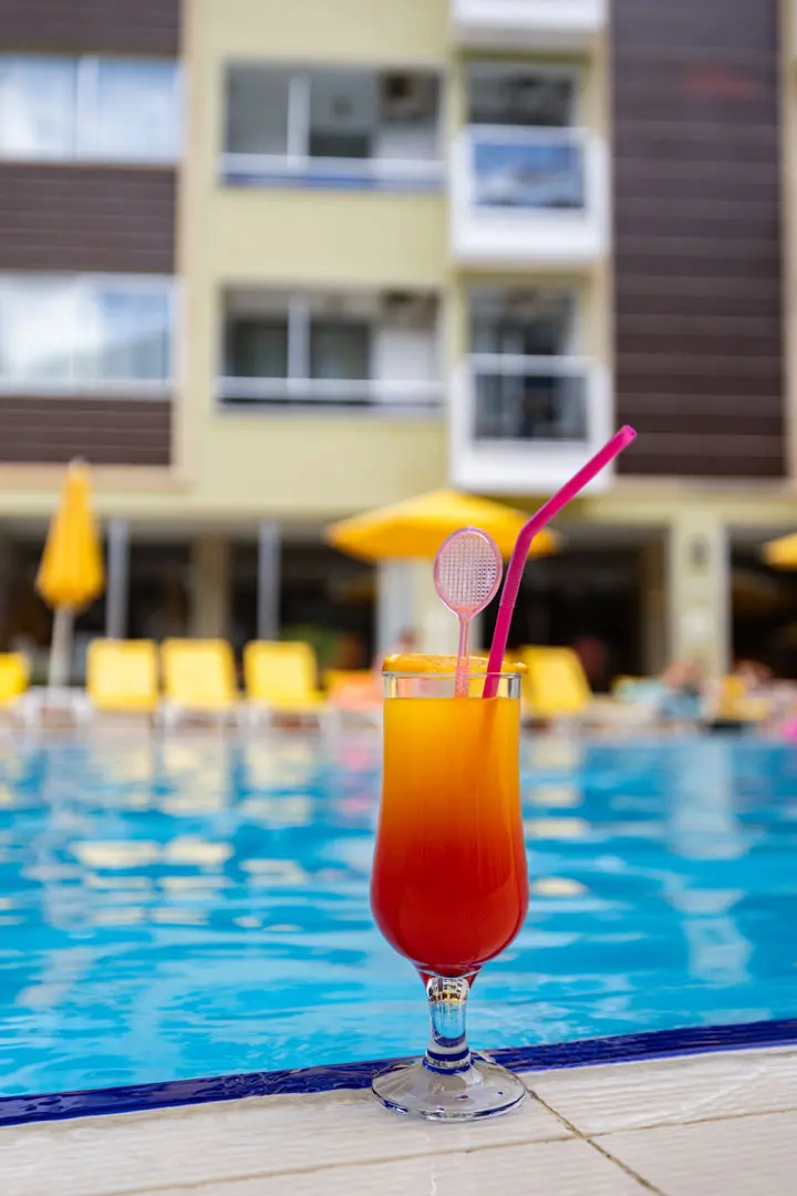 Pool Bar
